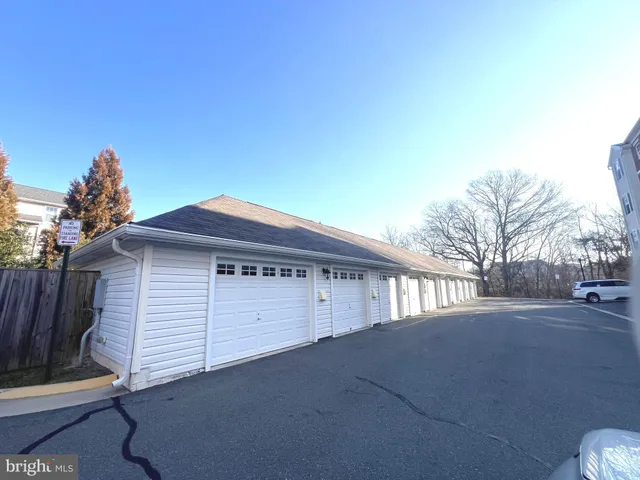 $375,000 | 10275 Fountain Circle, Unit 201, Manassas, VA 20110