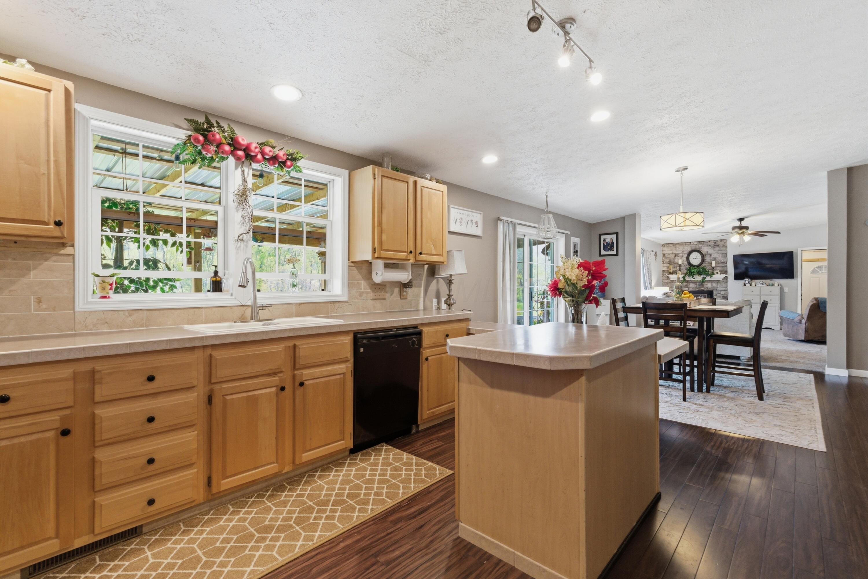 16282 Cox Road Logan, OH 43138 - Photo 13 of 89 17-print-049