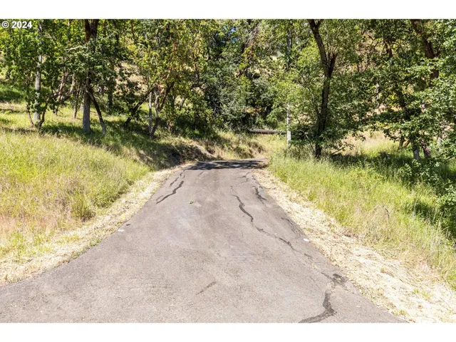 $60,000 | 1135 Northwest Sweetbrier Avenue, Roseburg, OR 97471