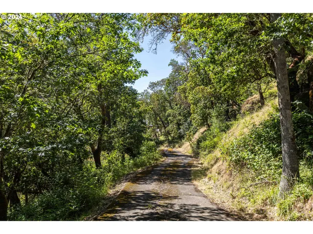 $60,000 | 1135 Northwest Sweetbrier Avenue, Roseburg, OR 97471