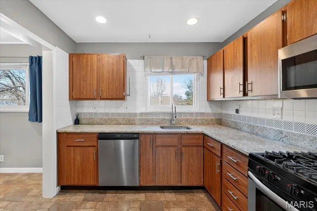 $215,000 | 1335 Derhake Road, Florissant, MO 63033