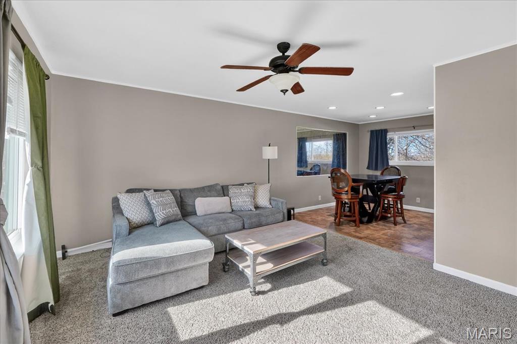 1335 Derhake Road Florissant, MO 63033 - Photo 3 of 35