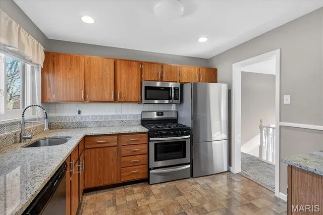 $215,000 | 1335 Derhake Road, Florissant, MO 63033