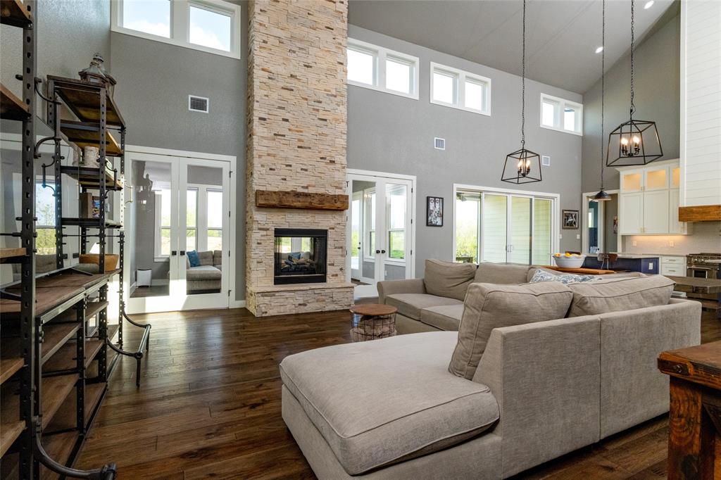 338 County Road 4223 Decatur, TX 76234 - Photo 4 of 37