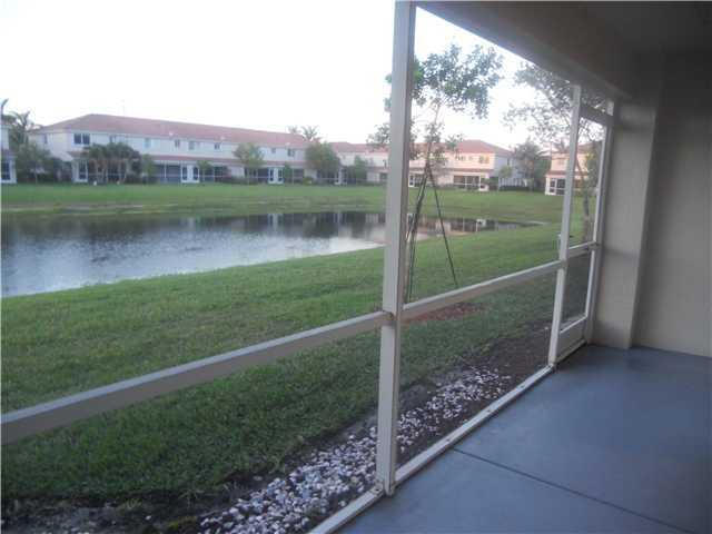6410 Sandy Bank Terrace Riviera Beach, FL 33407 - Photo 3 of 15 Patio