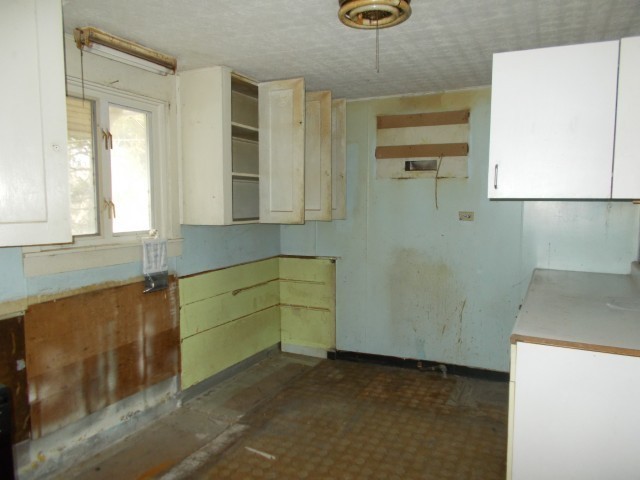 169 Main Street Middlebury, NY 14591 - Photo 14 of 23 KITCHEN