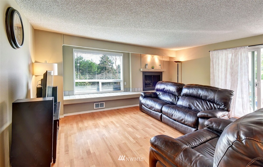 7577 Old Redmond Road, Unit 5 Redmond, WA 98052 - Photo 3 of 17