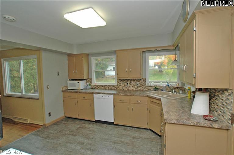 3960 West Sprague Road Parma, OH 44134 - Photo 8 of 23 Gallery Image 8