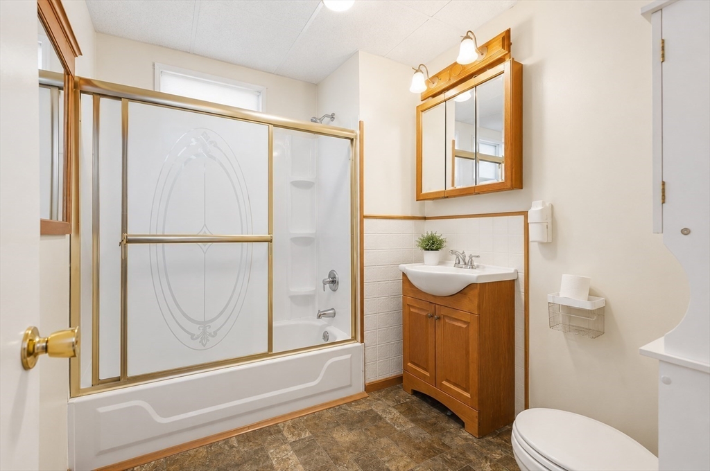 115 Ruth Street New Bedford, MA 02744 - Photo 3 of 29