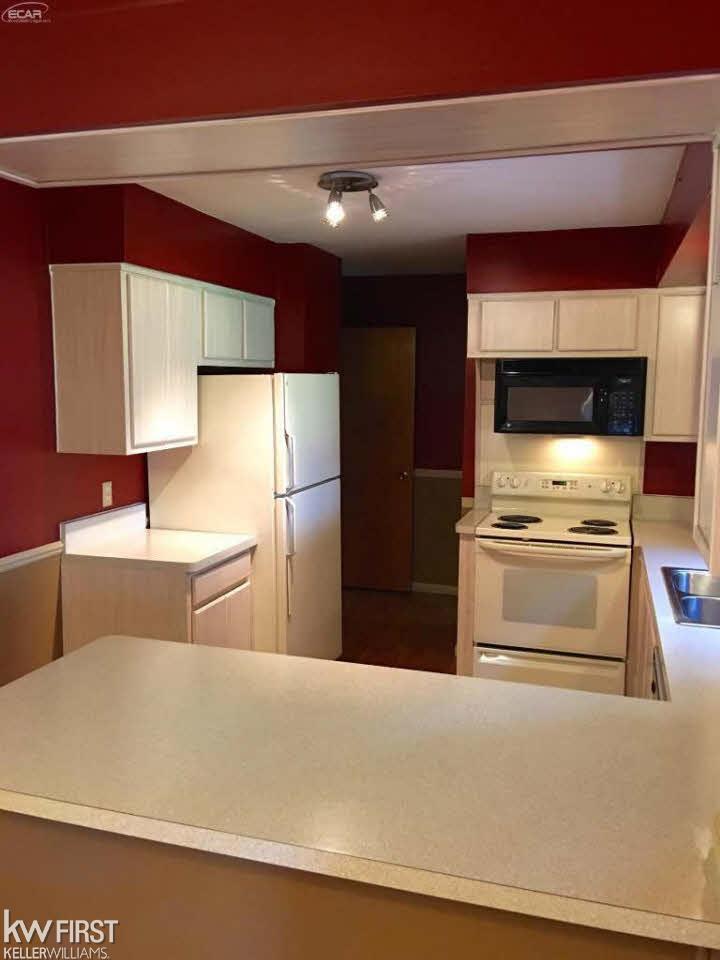 7540 Porter Road Grand Blanc, MI 48439 - Photo 13 of 54 21234477-12.JPG