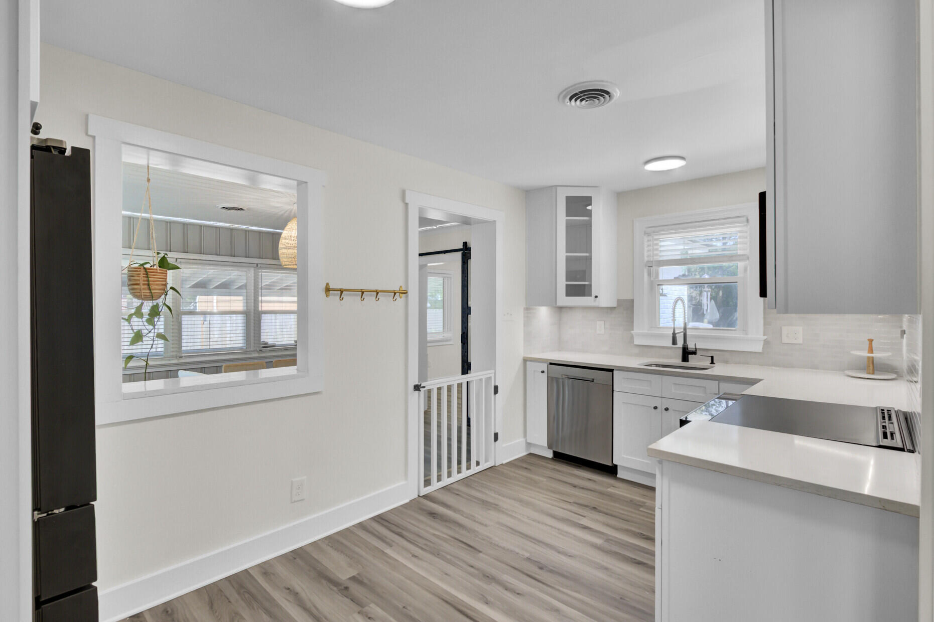 818 West Madison Avenue Charleston, SC 29412 - Photo 15 of 49 15_15_mls