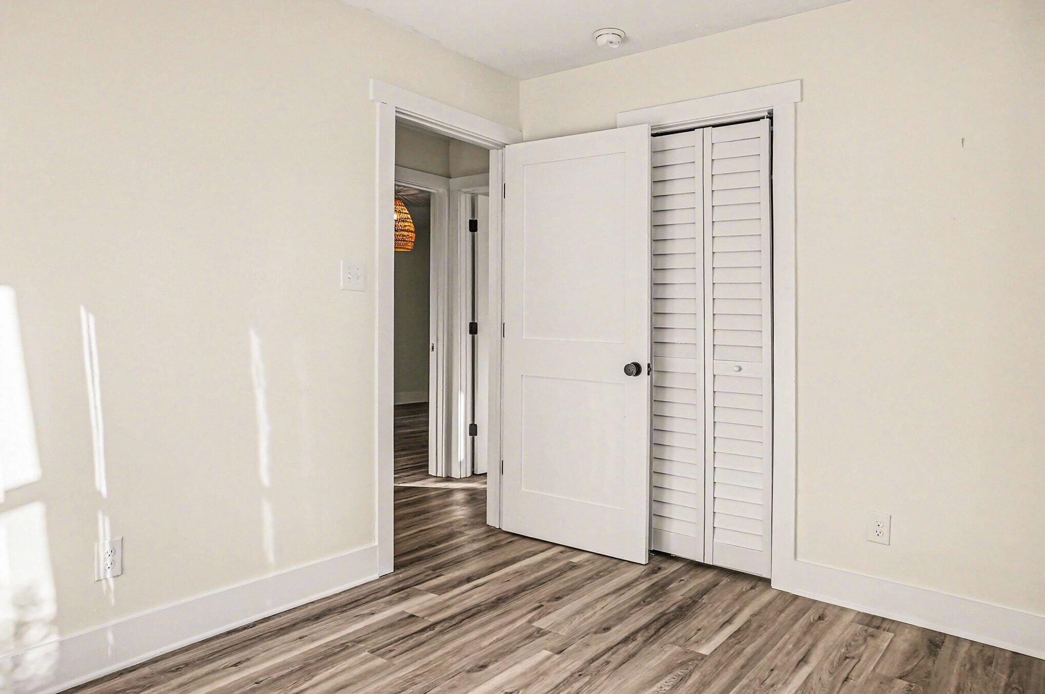 818 West Madison Avenue Charleston, SC 29412 - Photo 19 of 36 Bedroom 2