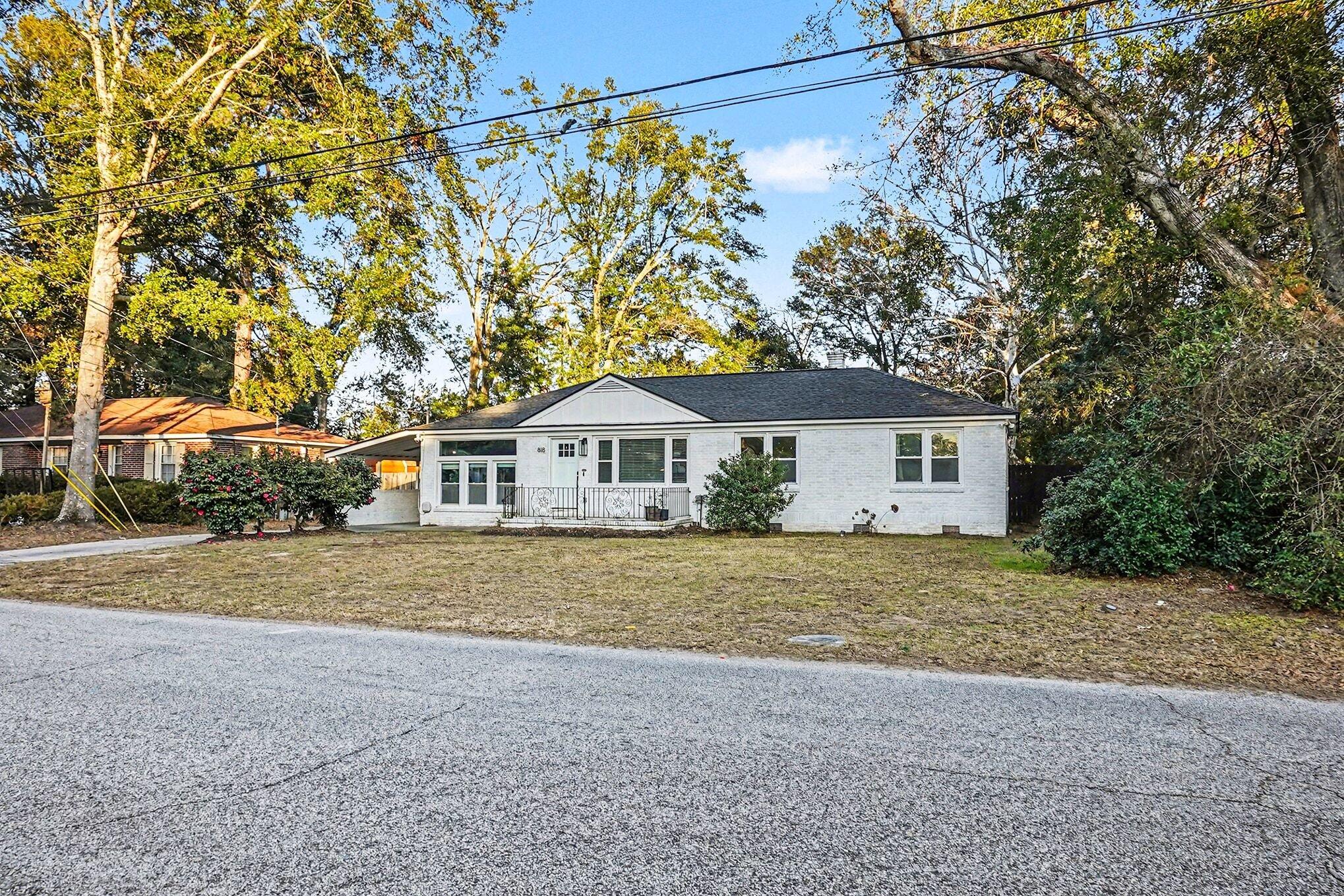 818 West Madison Avenue Charleston, SC 29412 - Photo 2 of 36 Front Exterior
