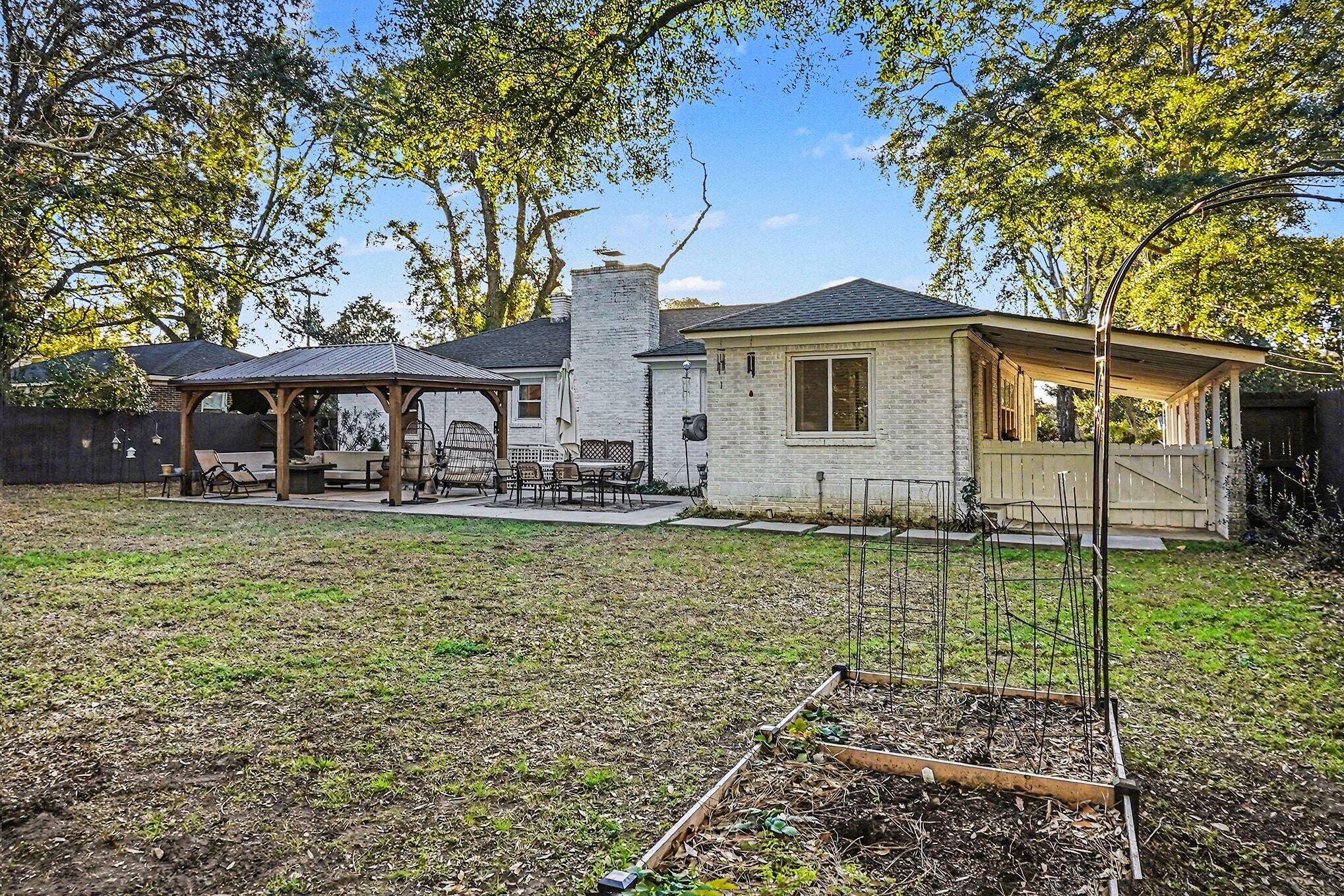 818 West Madison Avenue Charleston, SC 29412 - Photo 29 of 36 Rear Exterior & Backyard