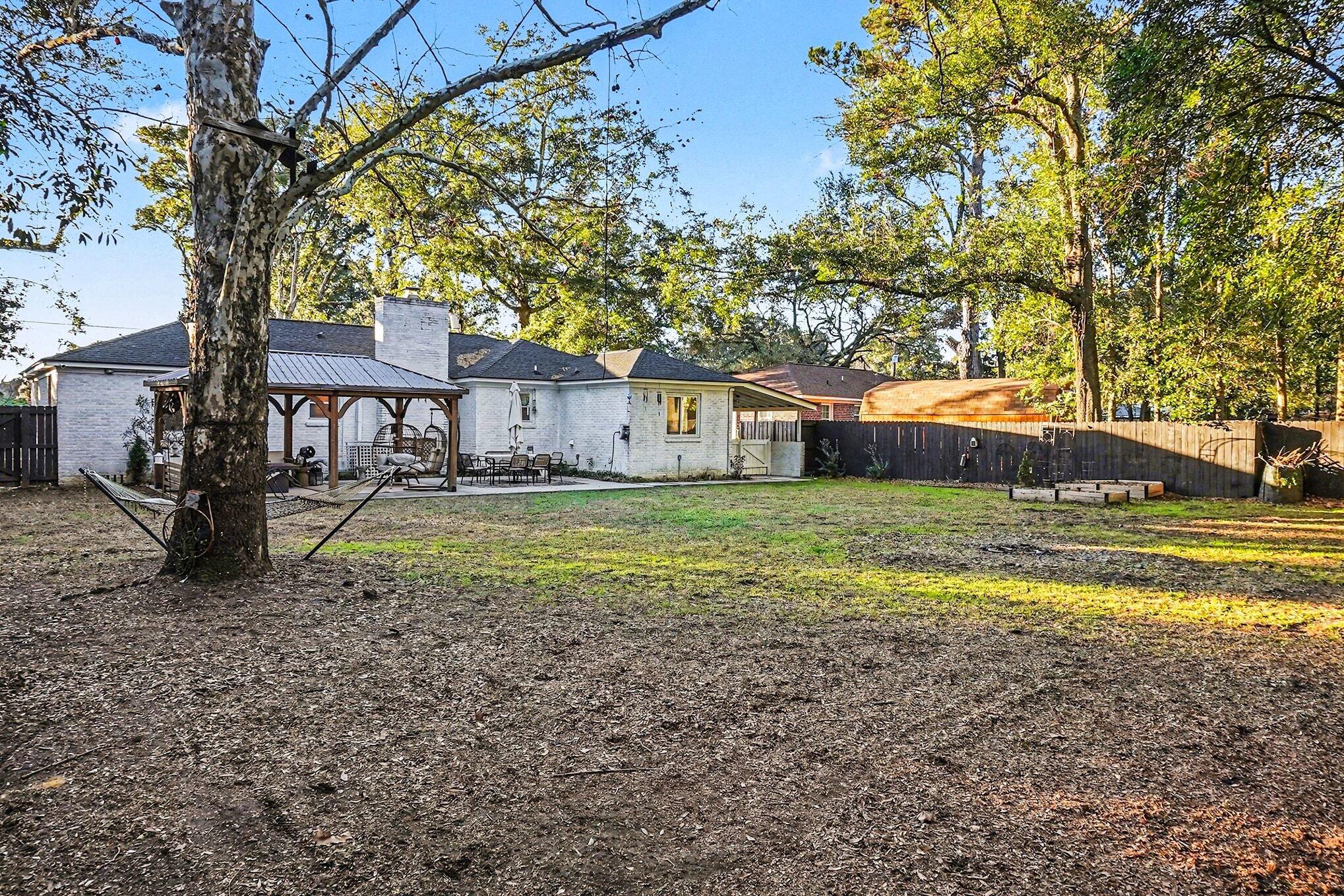 818 West Madison Avenue Charleston, SC 29412 - Photo 30 of 36 Private Backyard