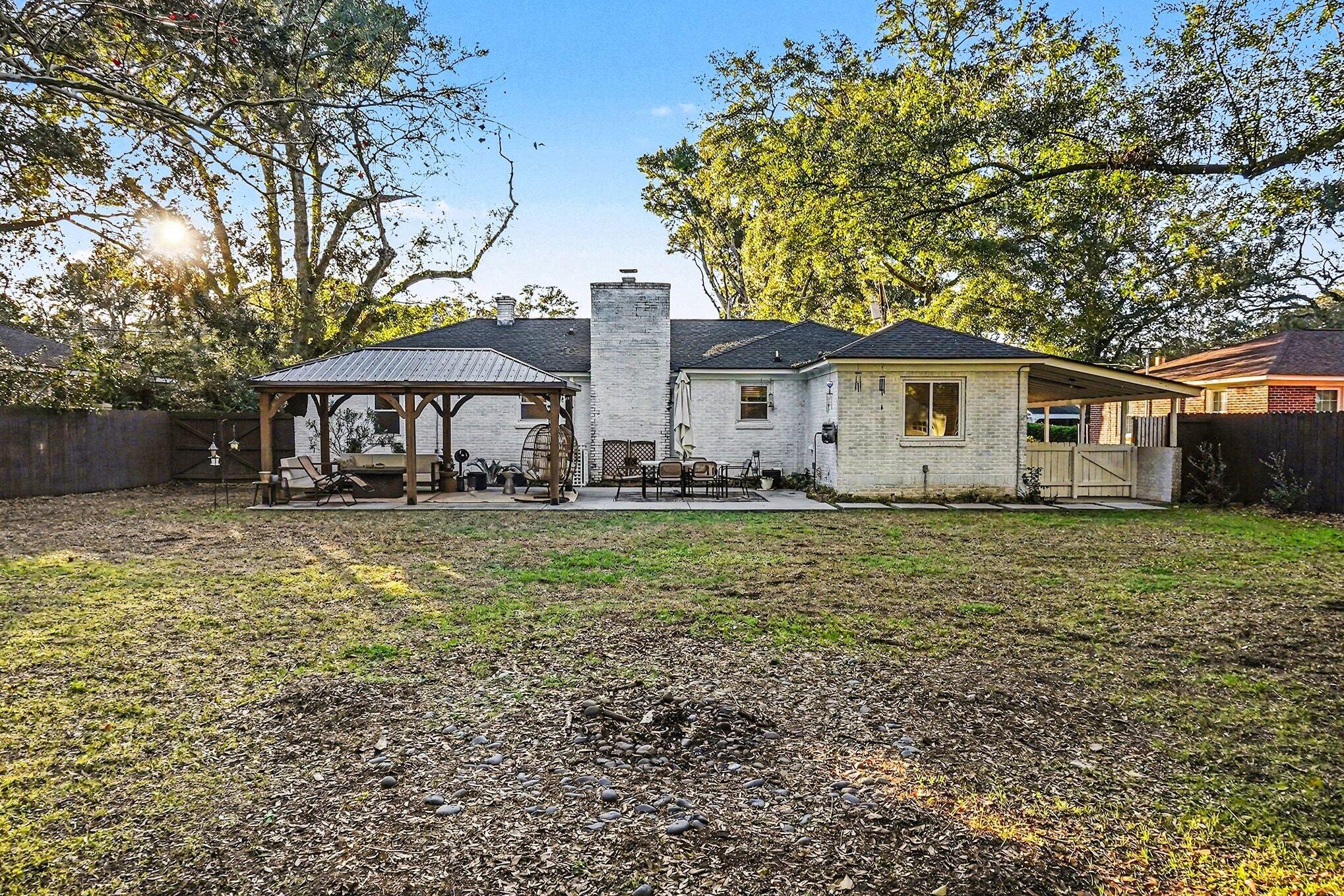 818 West Madison Avenue Charleston, SC 29412 - Photo 31 of 36 Rear Exterior