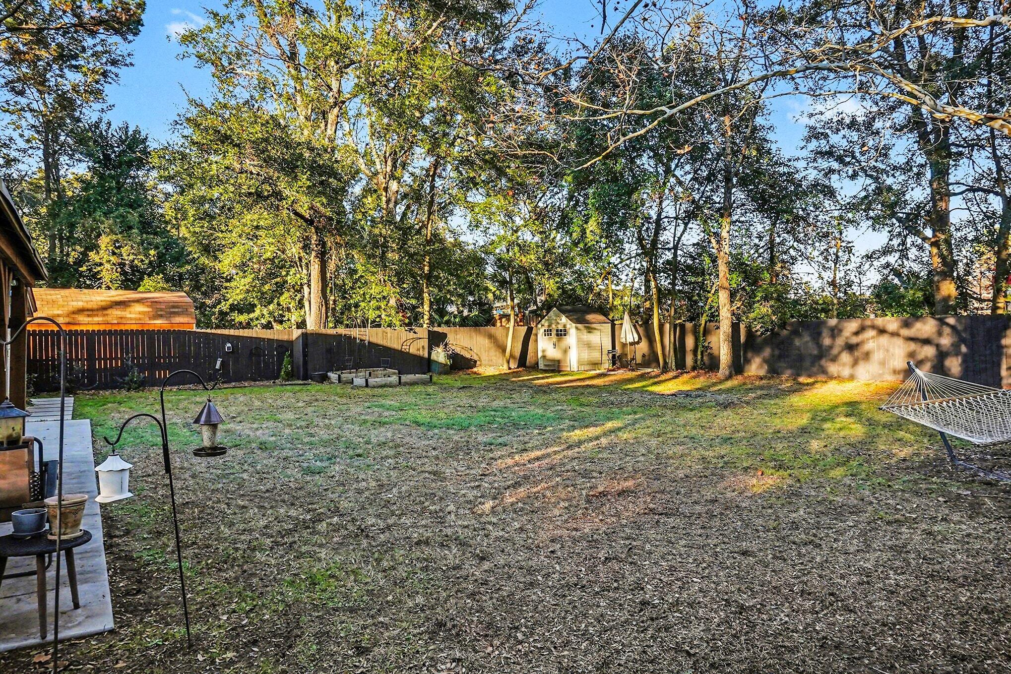 818 West Madison Avenue Charleston, SC 29412 - Photo 33 of 36 Yard & Garden Area