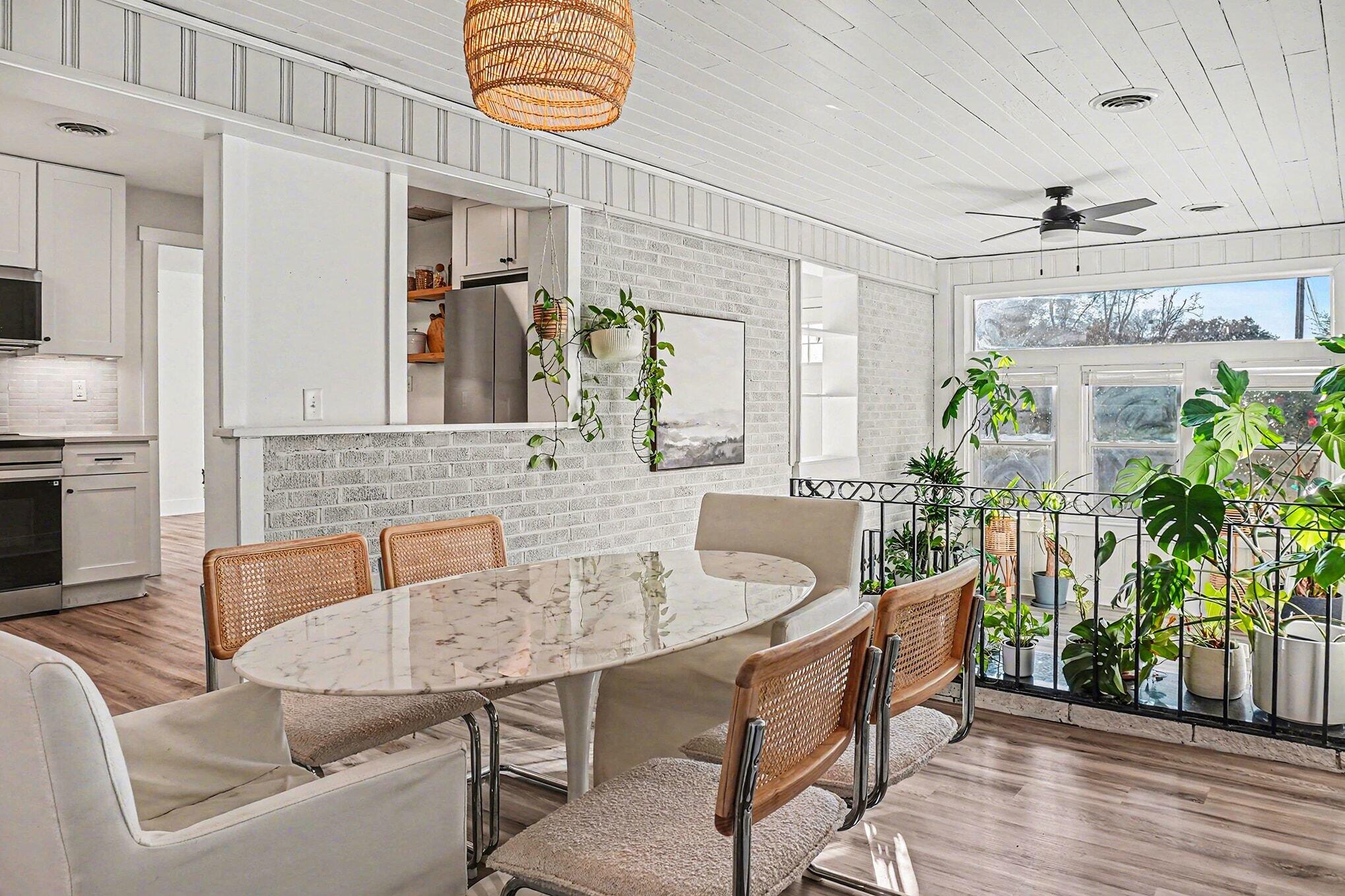818 West Madison Avenue Charleston, SC 29412 - Photo 9 of 36 Dining Area