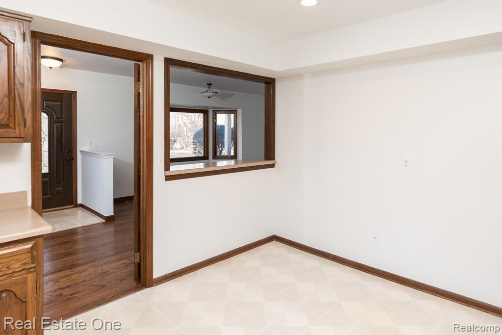 34435 West 9 Mile Road Farmington Hills, MI 48335 - Photo 11 of 32