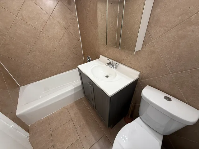 $1,600 | 9575 Maple Drive, Unit GN, Rosemont, IL 60018