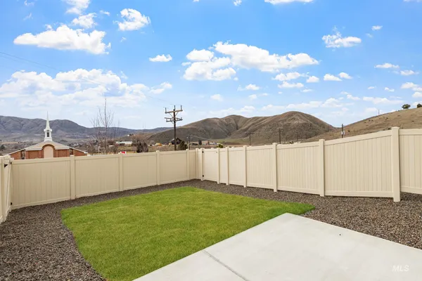 $329,990 | 105 Bighorn Street, Horseshoe Bend, ID 83629