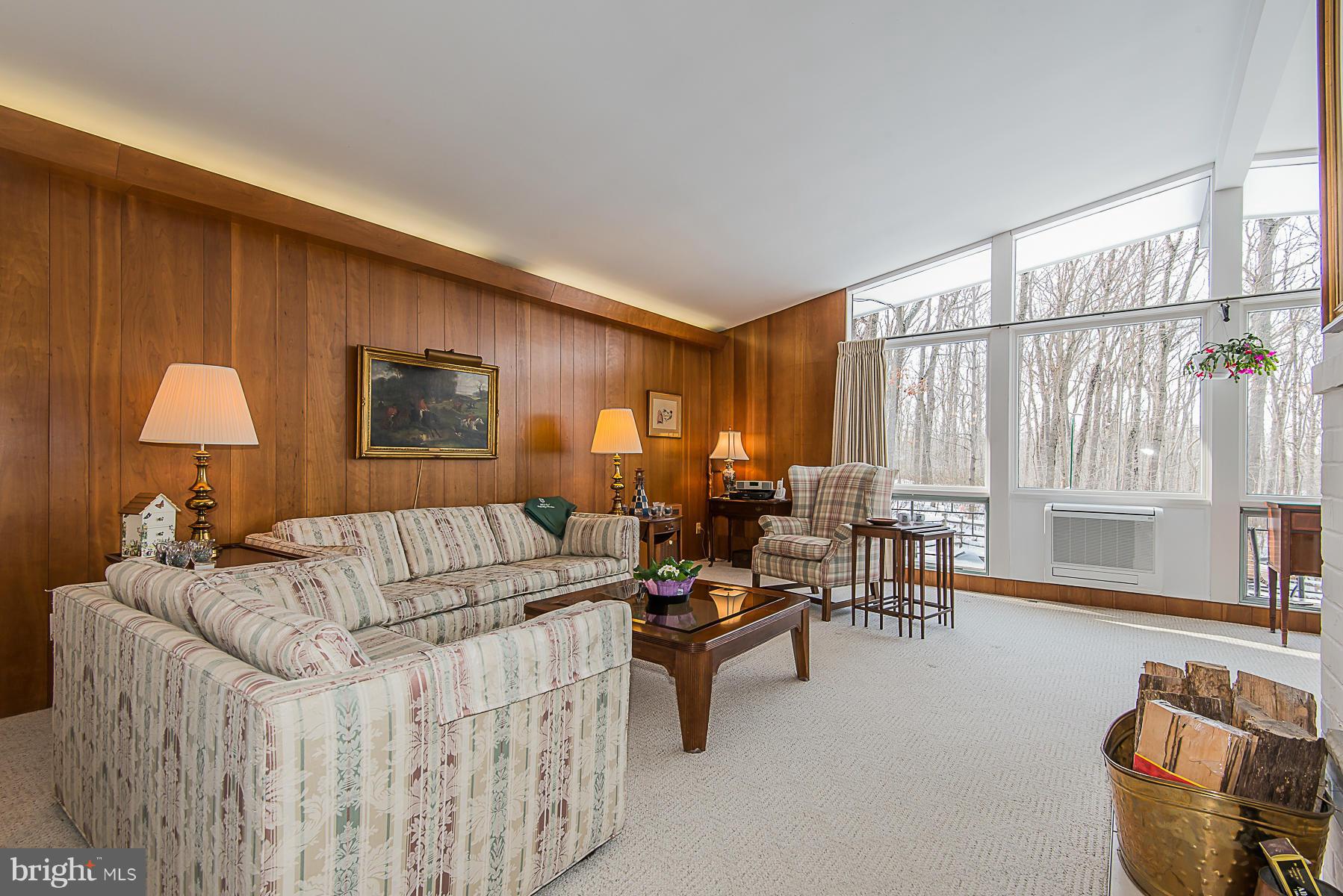 4137 Piney Grove Road Glyndon, MD 21136 - Photo 13 of 30 Living Room