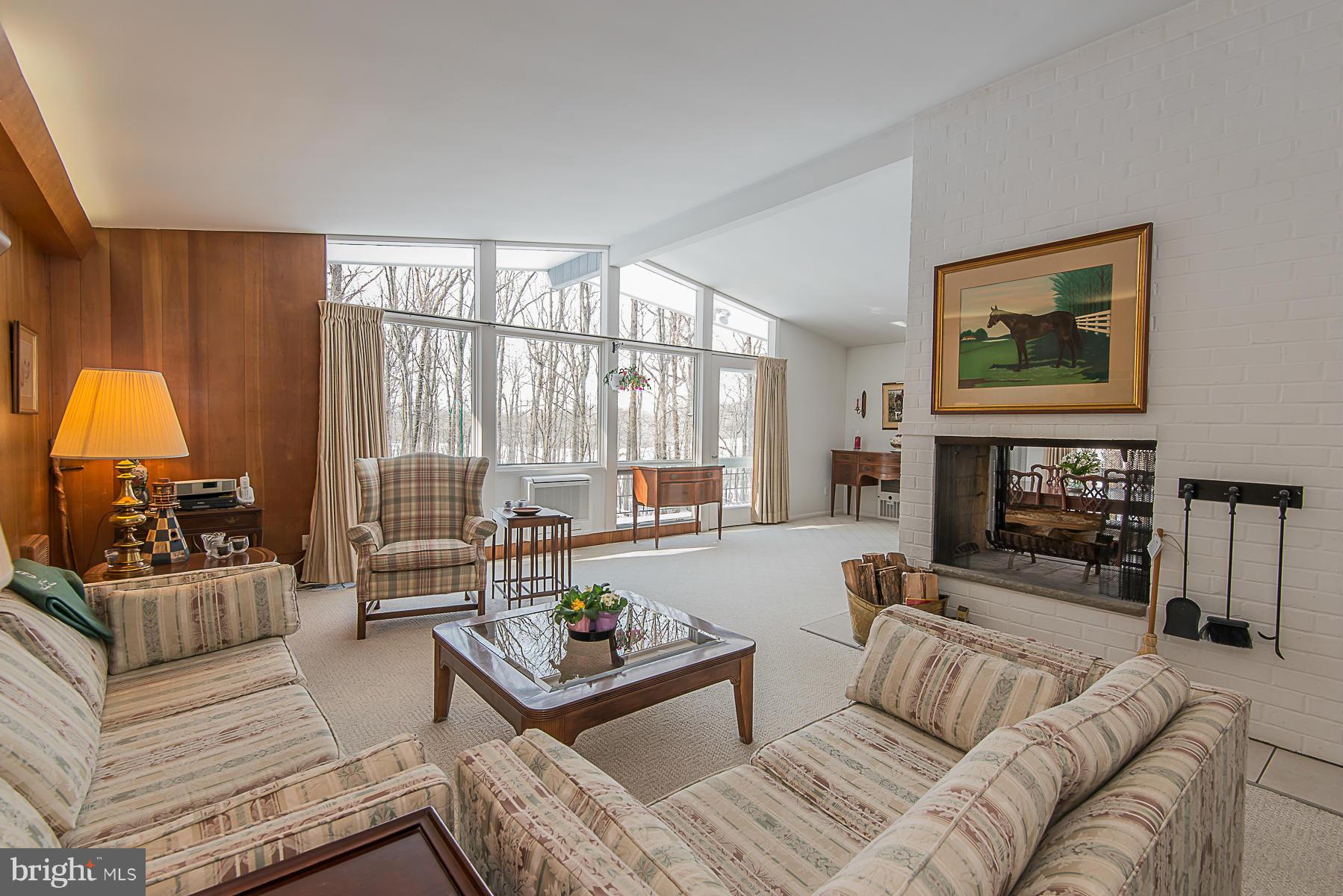 4137 Piney Grove Road Glyndon, MD 21136 - Photo 10 of 30 Living Room