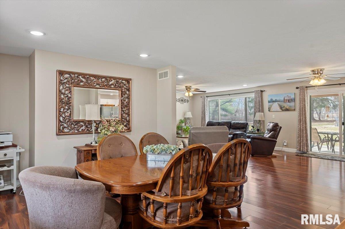 689 South Bradfordton Road Springfield, IL 62711 - Photo 13 of 42