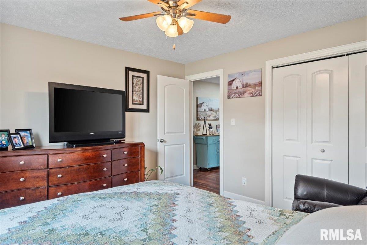 689 South Bradfordton Road Springfield, IL 62711 - Photo 22 of 42