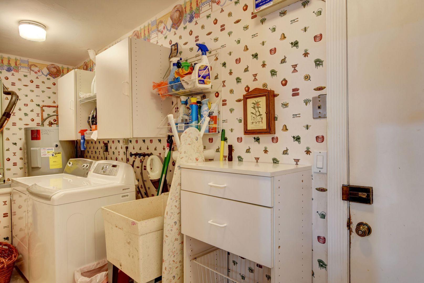 2068 Southwest 8th Avenue Boca Raton, FL 33486 - Photo 15 of 35 a utility room with dryer and washer