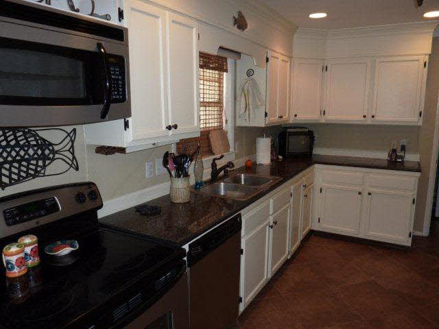 512 Magnolia Avenue Daphne, AL 36526 - Photo 12 of 18 KITCHEN