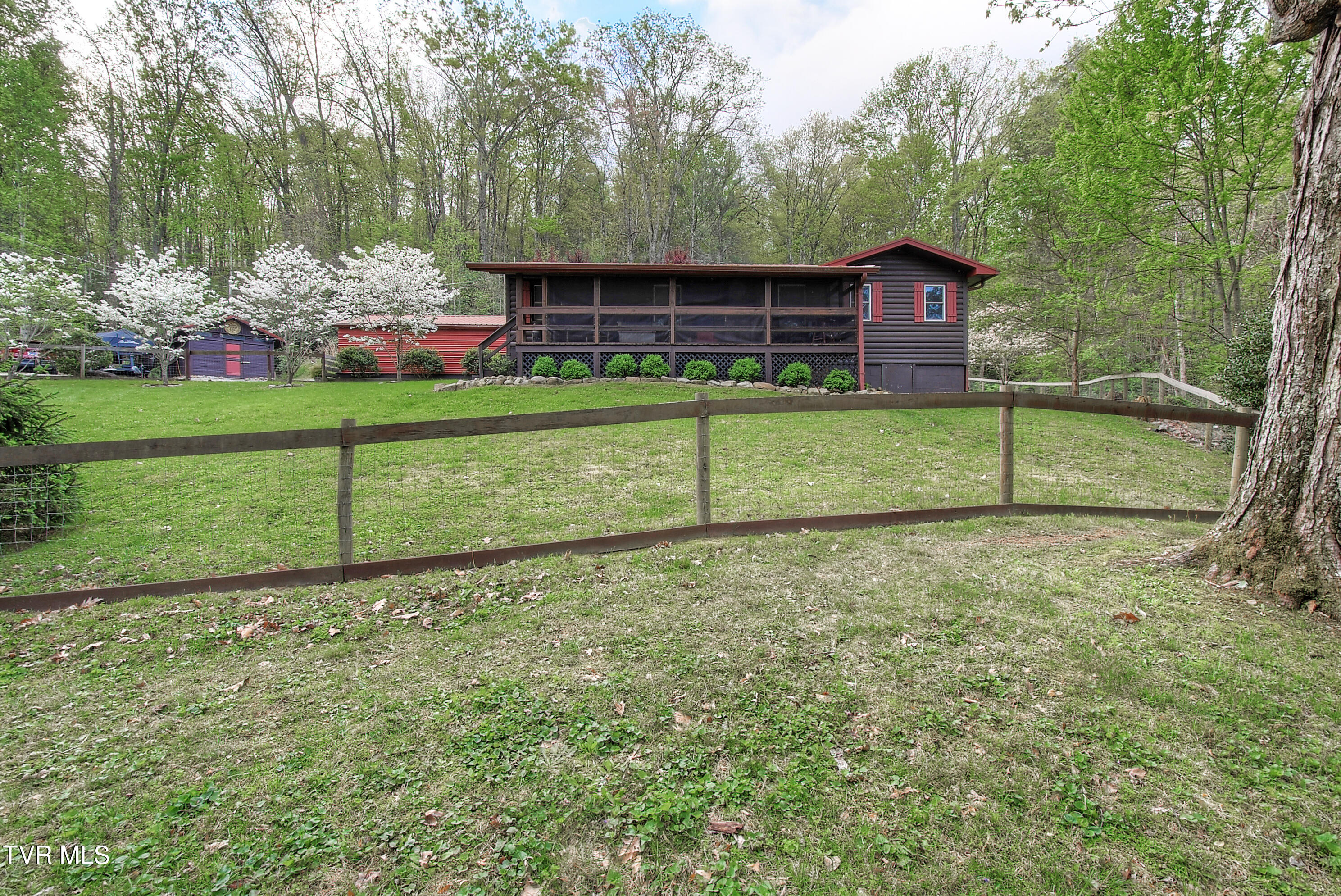 434 Roaring Creek Road Chuckey, TN 37641 - Photo 3 of 37 3