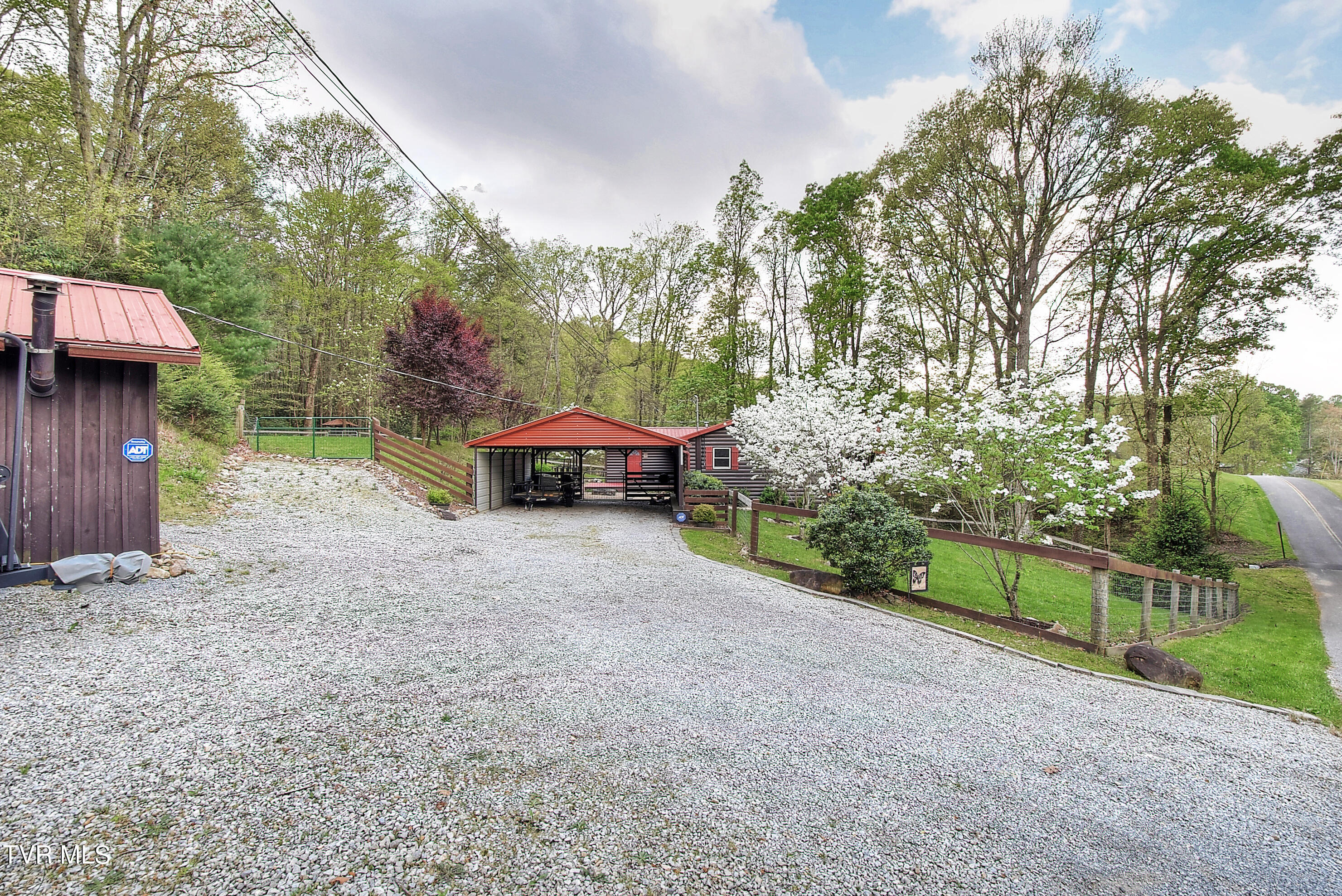 434 Roaring Creek Road Chuckey, TN 37641 - Photo 8 of 37 8