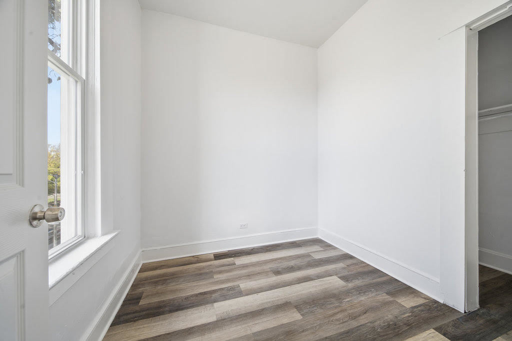 8919 South Exchange Avenue Chicago, IL 60617 - Photo 34 of 41 a view of a room that has a window