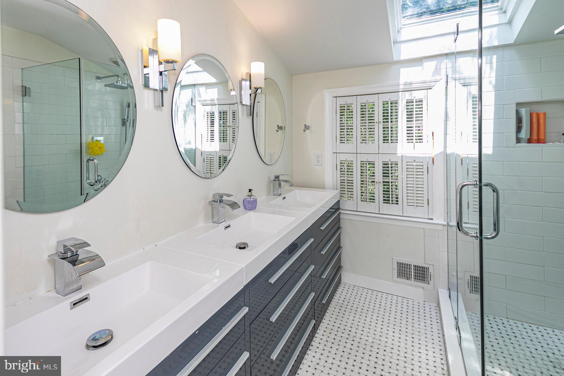 14 Riverside Drive Princeton, NJ 08540 - Photo 26 of 31 Hall Bath