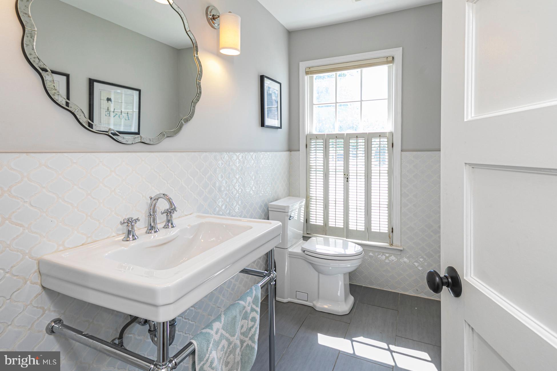 14 Riverside Drive Princeton, NJ 08540 - Photo 6 of 31 Powder Room