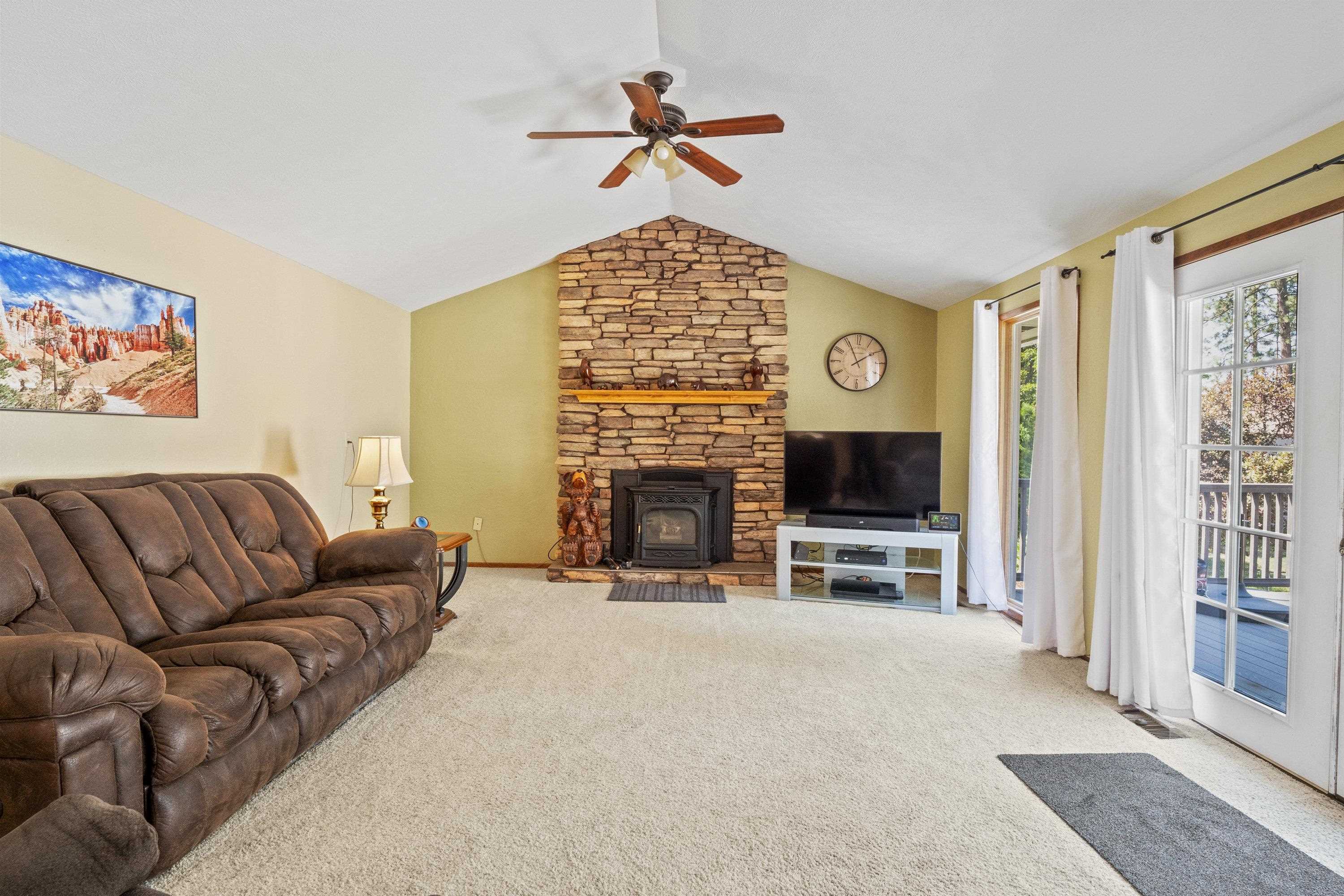 15612 North Timberwood Court Spokane, WA 99208 - Photo 11 of 47