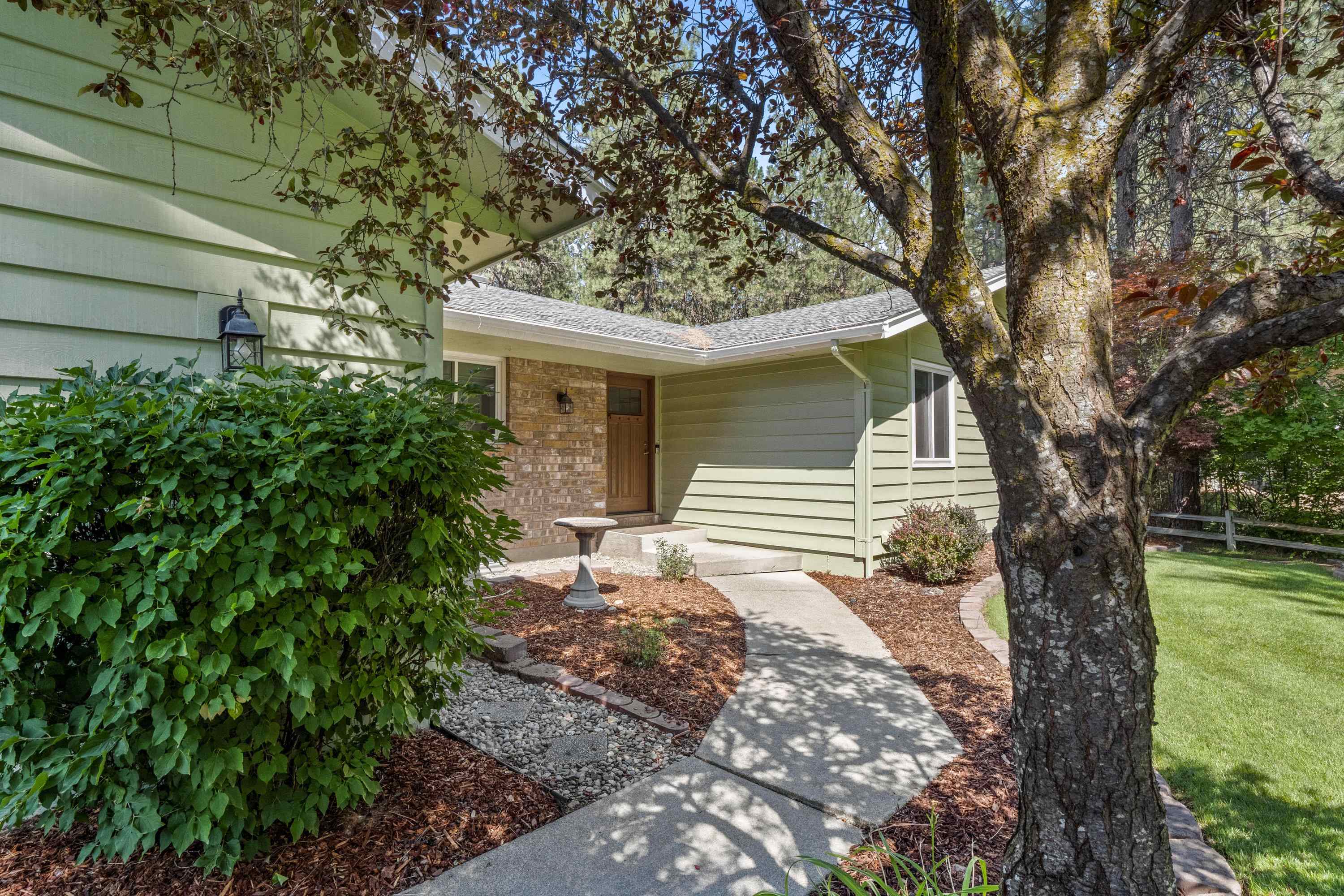 15612 North Timberwood Court Spokane, WA 99208 - Photo 2 of 47