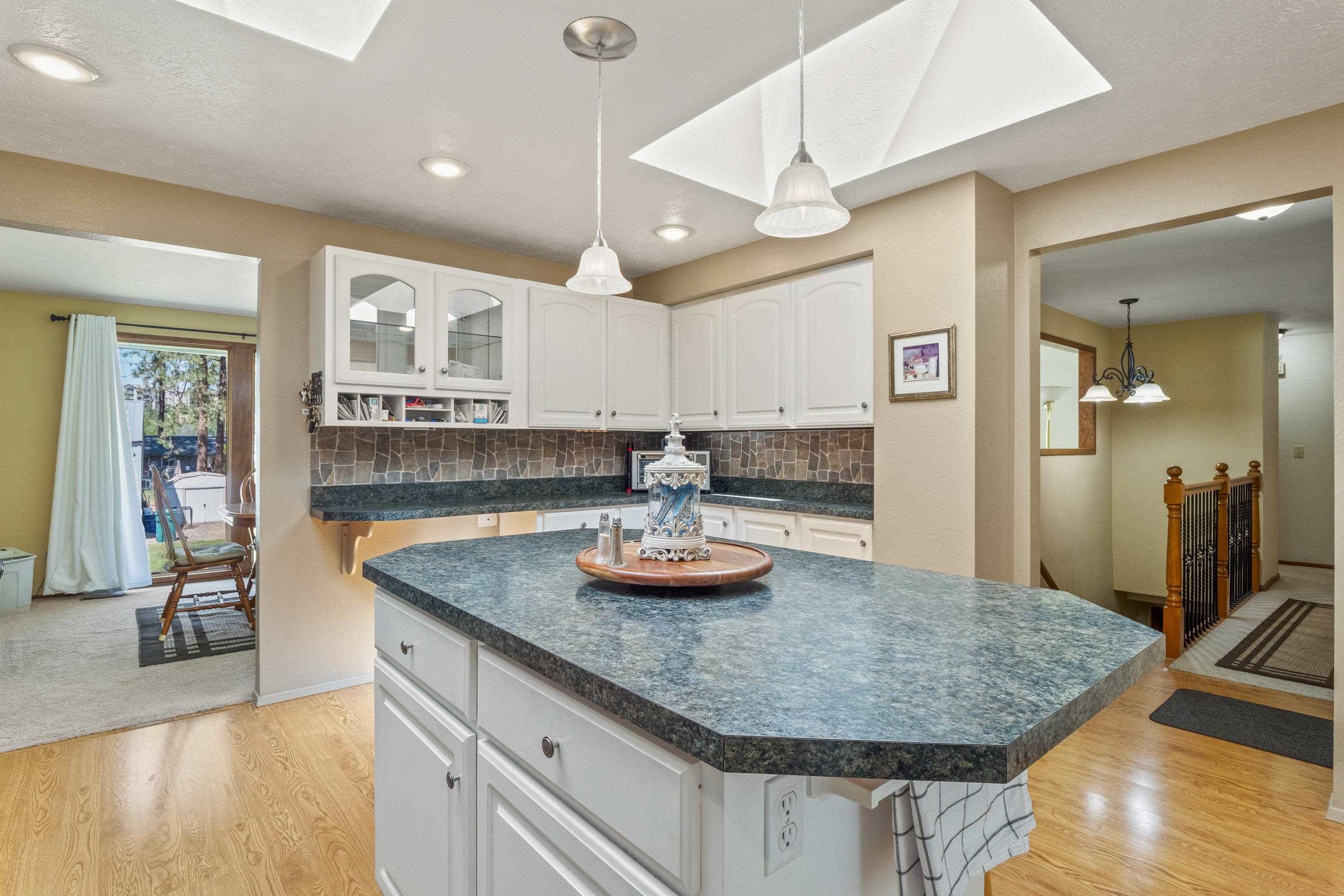 15612 North Timberwood Court Spokane, WA 99208 - Photo 6 of 47
