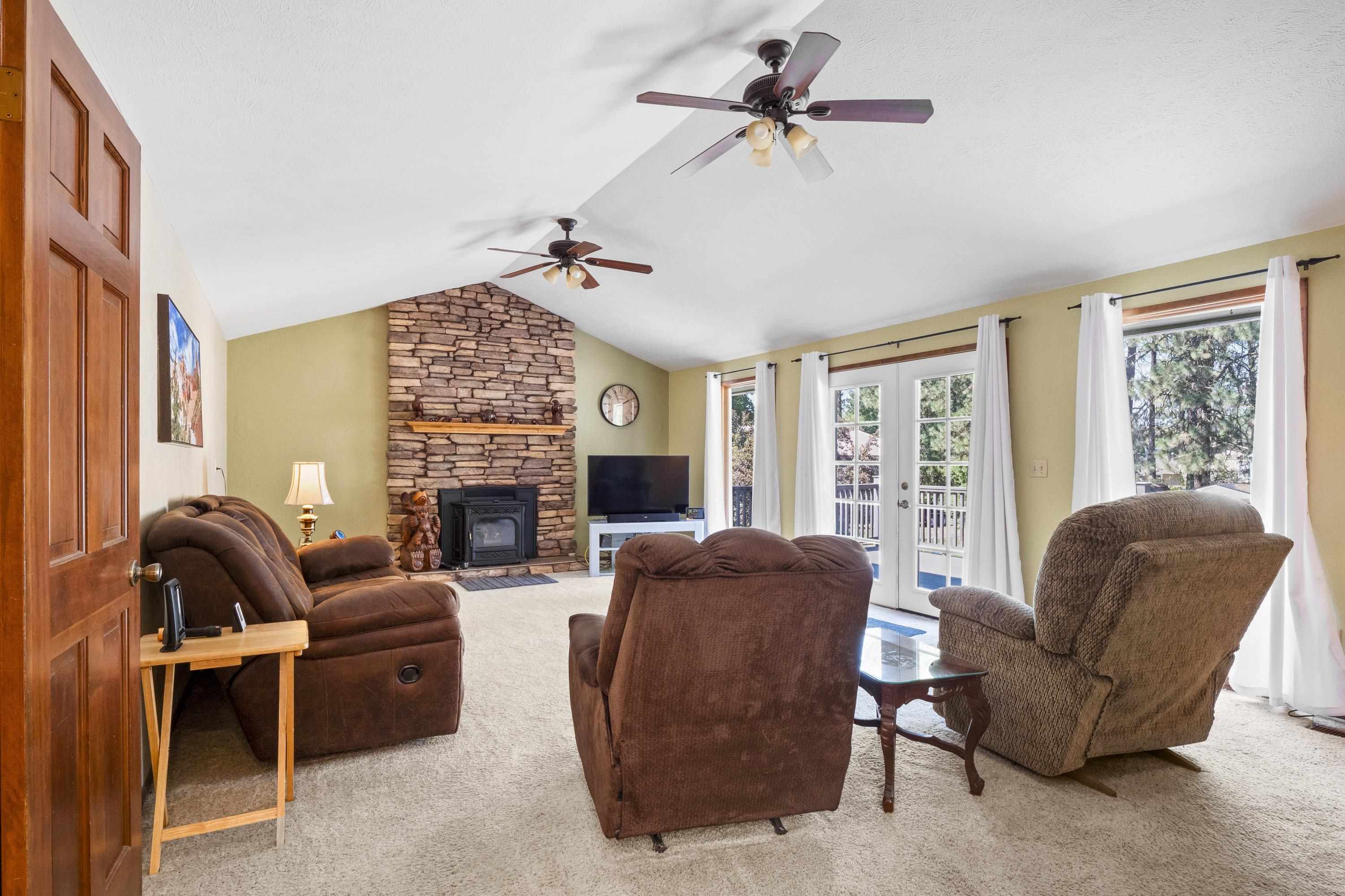 15612 North Timberwood Court Spokane, WA 99208 - Photo 10 of 47