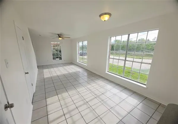 $1,350 | 4116 Lac Bienville Drive, Unit D, Harvey, LA 70058