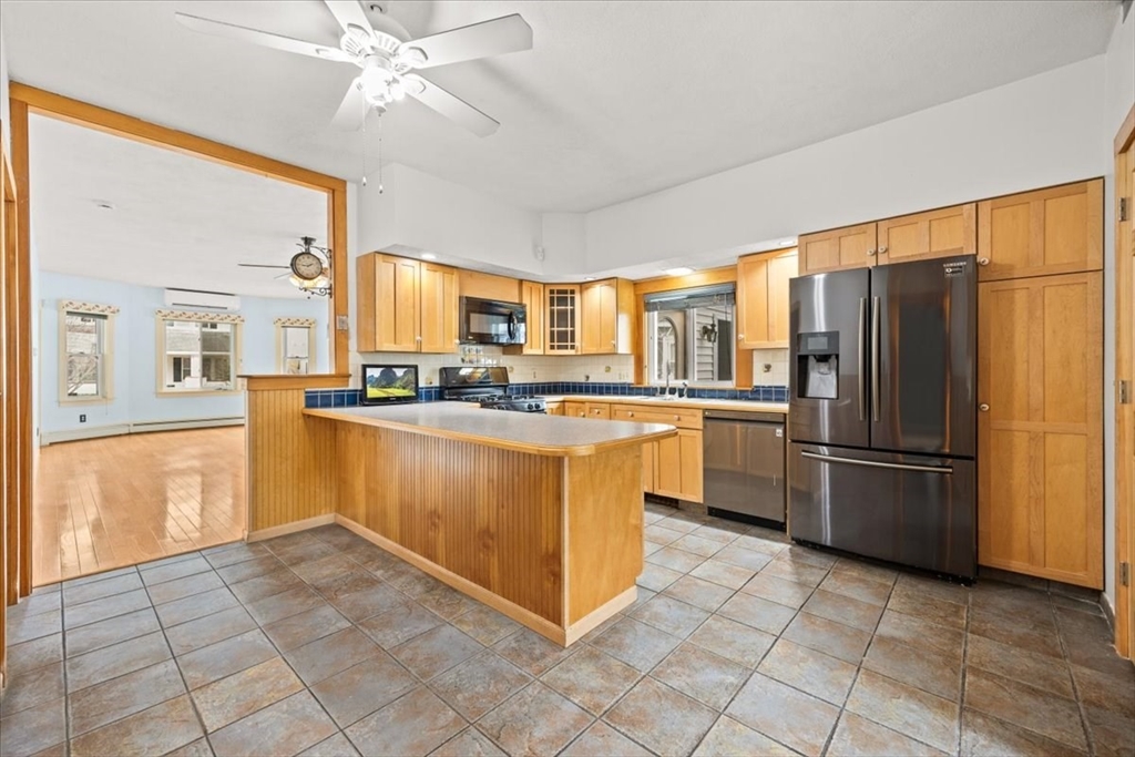 12 James Street Taunton, MA 02780 - Photo 5 of 42