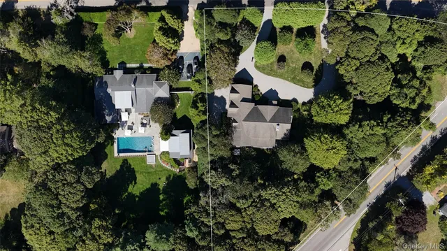 $1,950,000 | 71 Sebonac Inlet Road, Southampton, NY 11968