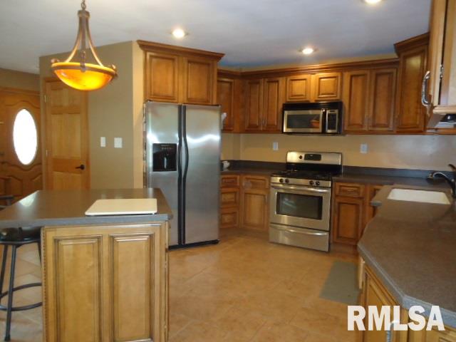 11195 Devils Creek Road Blue Grass, IA 52726 - Photo 6 of 20 Gallery Image 6