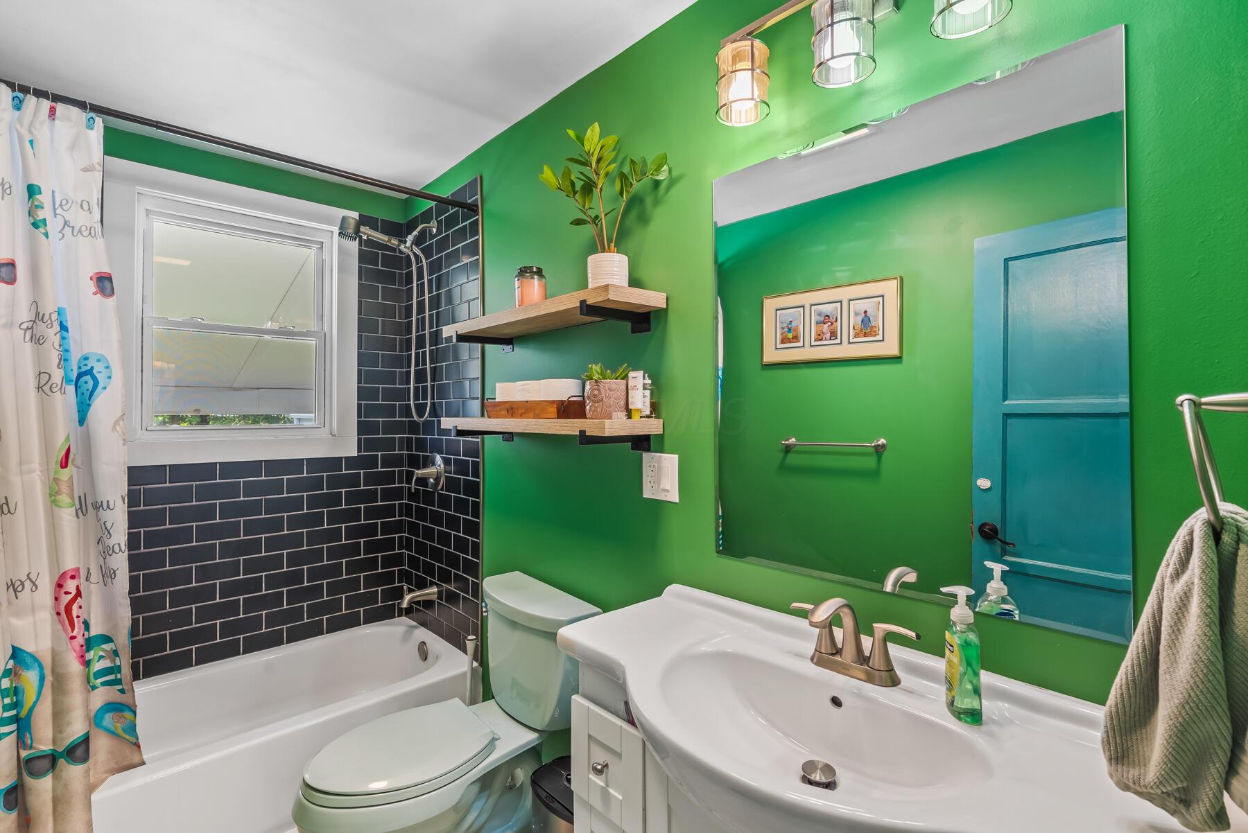 313 Reed Avenue Marion, OH 43302 - Photo 23 of 27 Bathroom