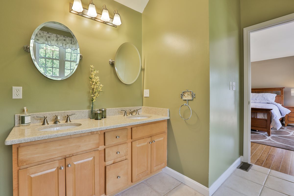 6 Castle Ridge Road Salem, NH 03079 - Photo 23 of 40