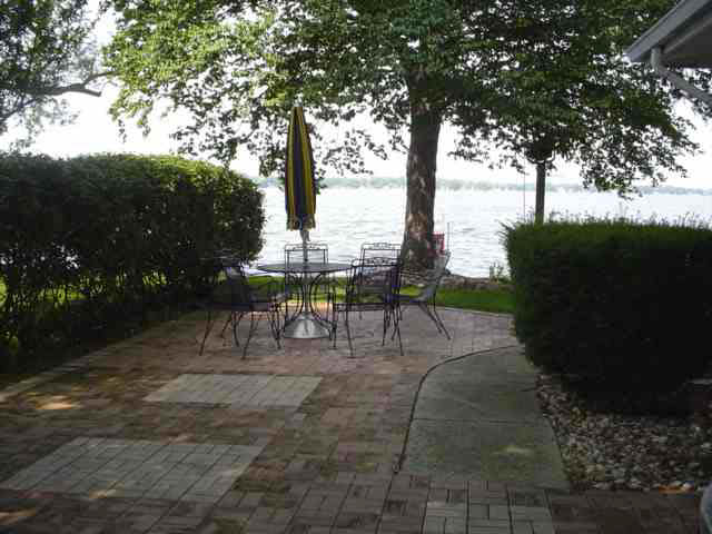 11865 North Ogden Point Road Syracuse, IN 46567 - Photo 8 of 9 Gallery Image 8