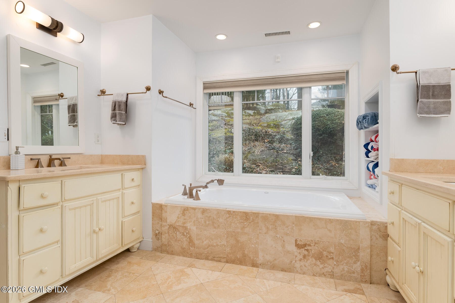 51 Glen Road Greenwich, CT 06830 - Photo 8 of 38 primary Bath