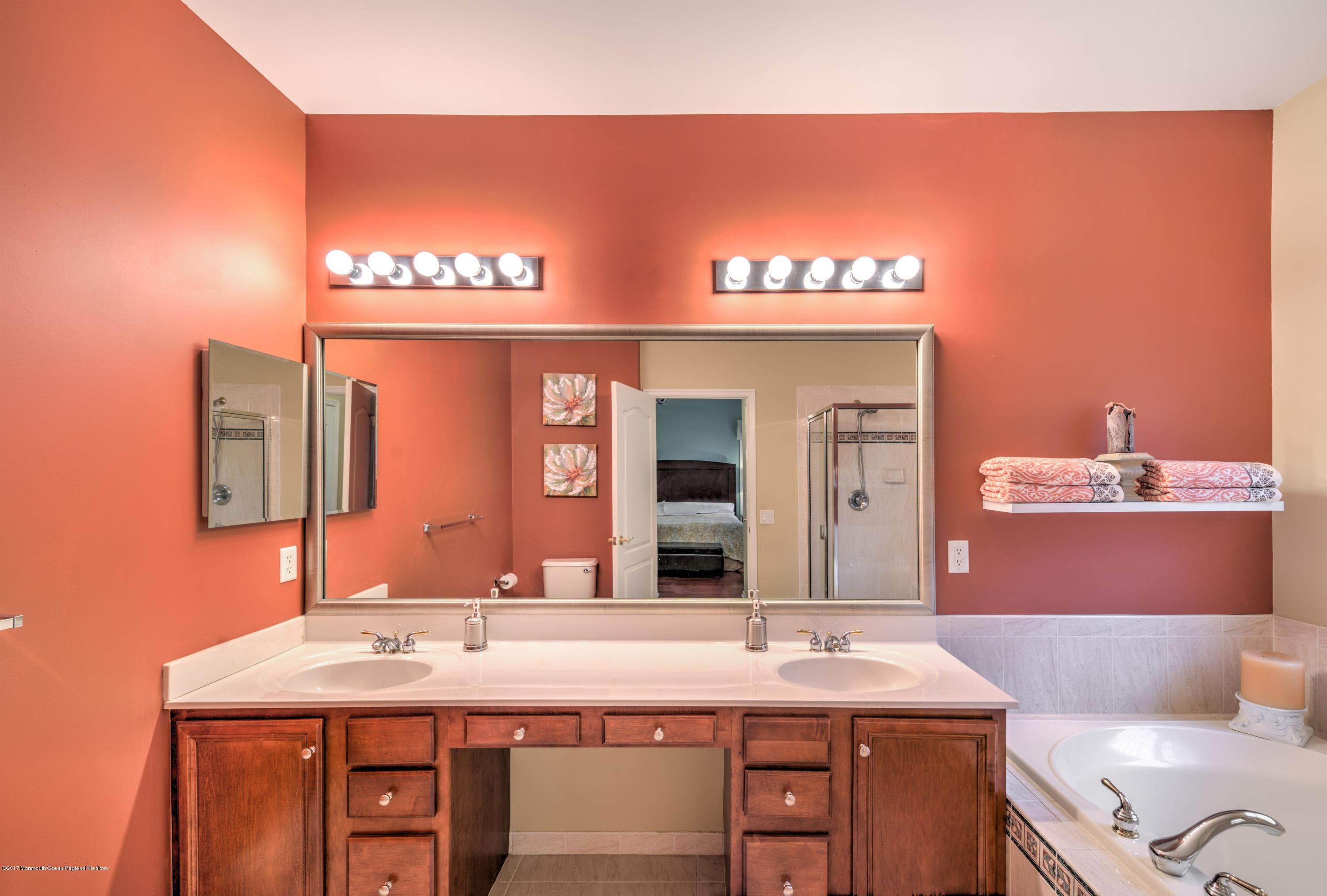 35 Yates Road Manalapan, NJ 07726 - Photo 14 of 29 014_MASTER BATHROOM