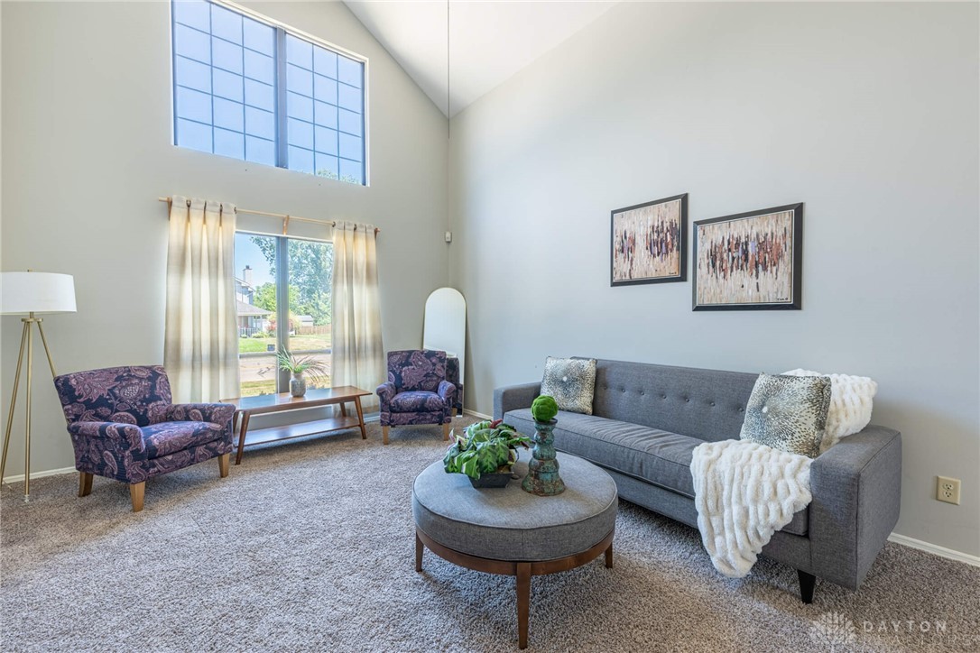 6808 Charlesgate Road Huber Heights, OH 45424 - Photo 5 of 38 Living room